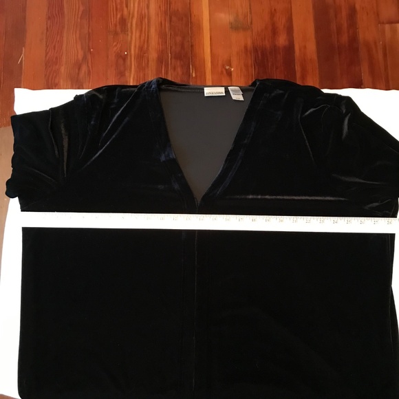 Velvet Tunic Black 3X VILLAGER SIGNATURE By LIZ CLAIBORNE V-Neck Women’s Size 3X - Picture 7 of 16